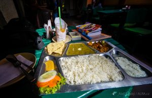 Nepál, cestování a jídlo začíná pokrmem Dal Bhat